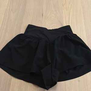 Aerie black mid rise flowy shorts